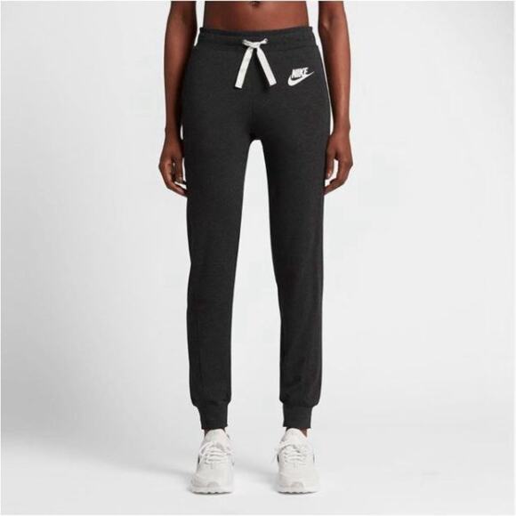 Nike Women's Classic Sweatpant Jogger Size S Small Athleisure Loungewear - Picture 1 of 5